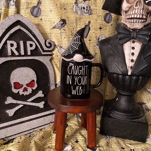 RAE DUNN CAUGHT IN YOUR WEB FIGURAL COFFEE MUG - Picture 6 of 6